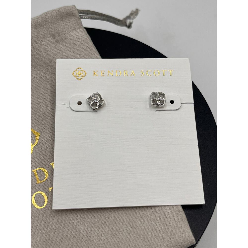Kendra Scott Rue Stud Silver Plated
Rhodium Stud Motif Crystal Earrings - Picture 4 of 6